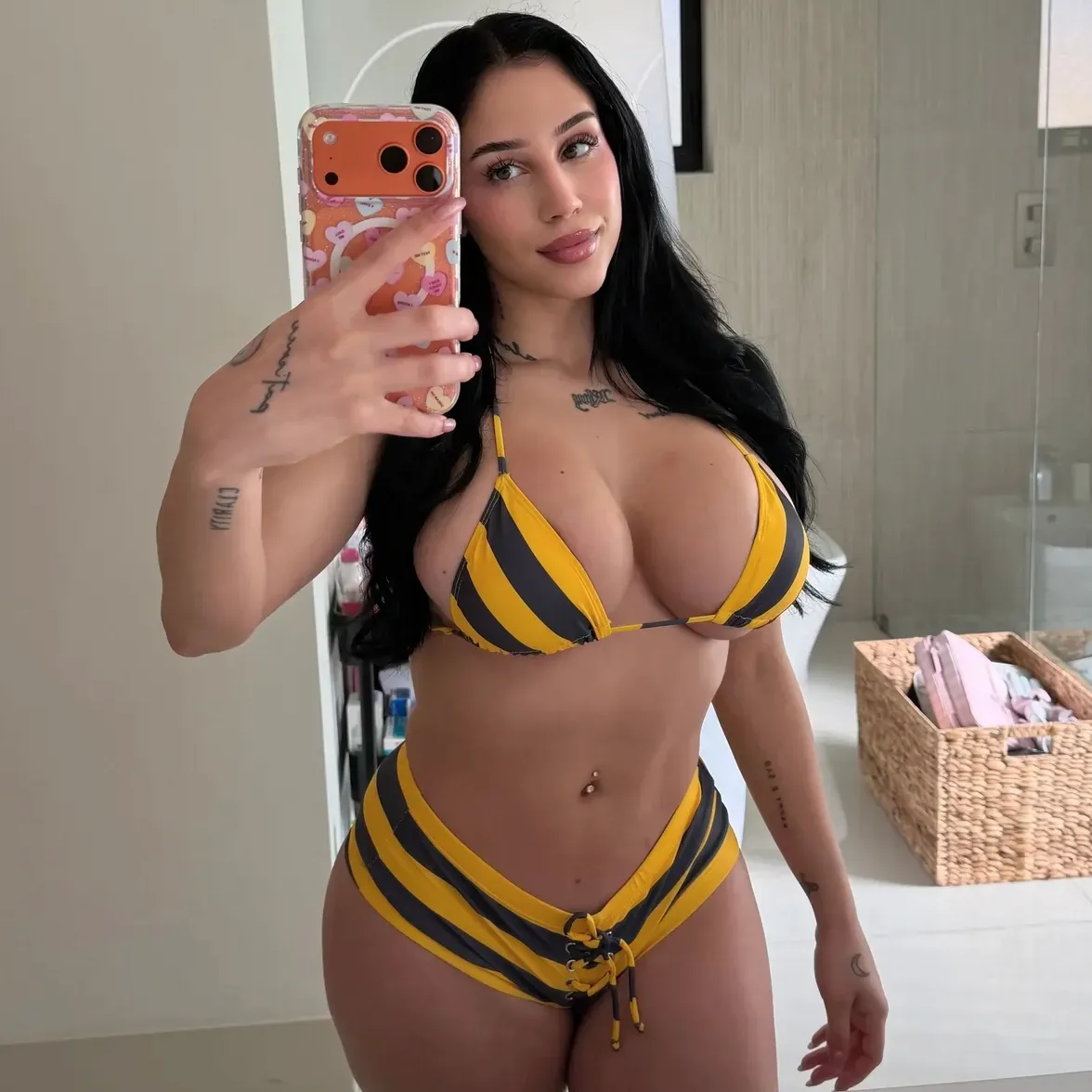 ari rae video call