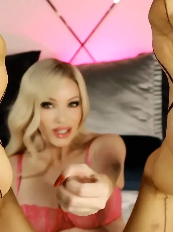 emilymarilyn feet and cuckold video call