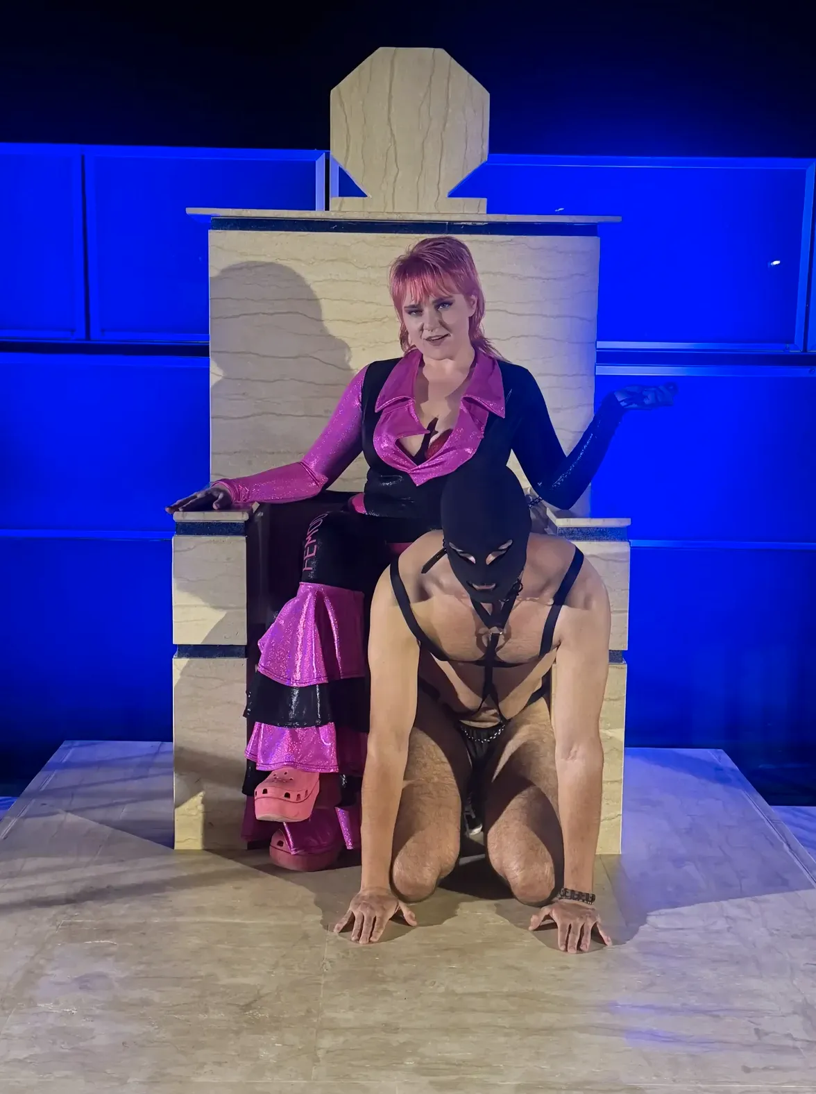 femdommekatt mistress 2
