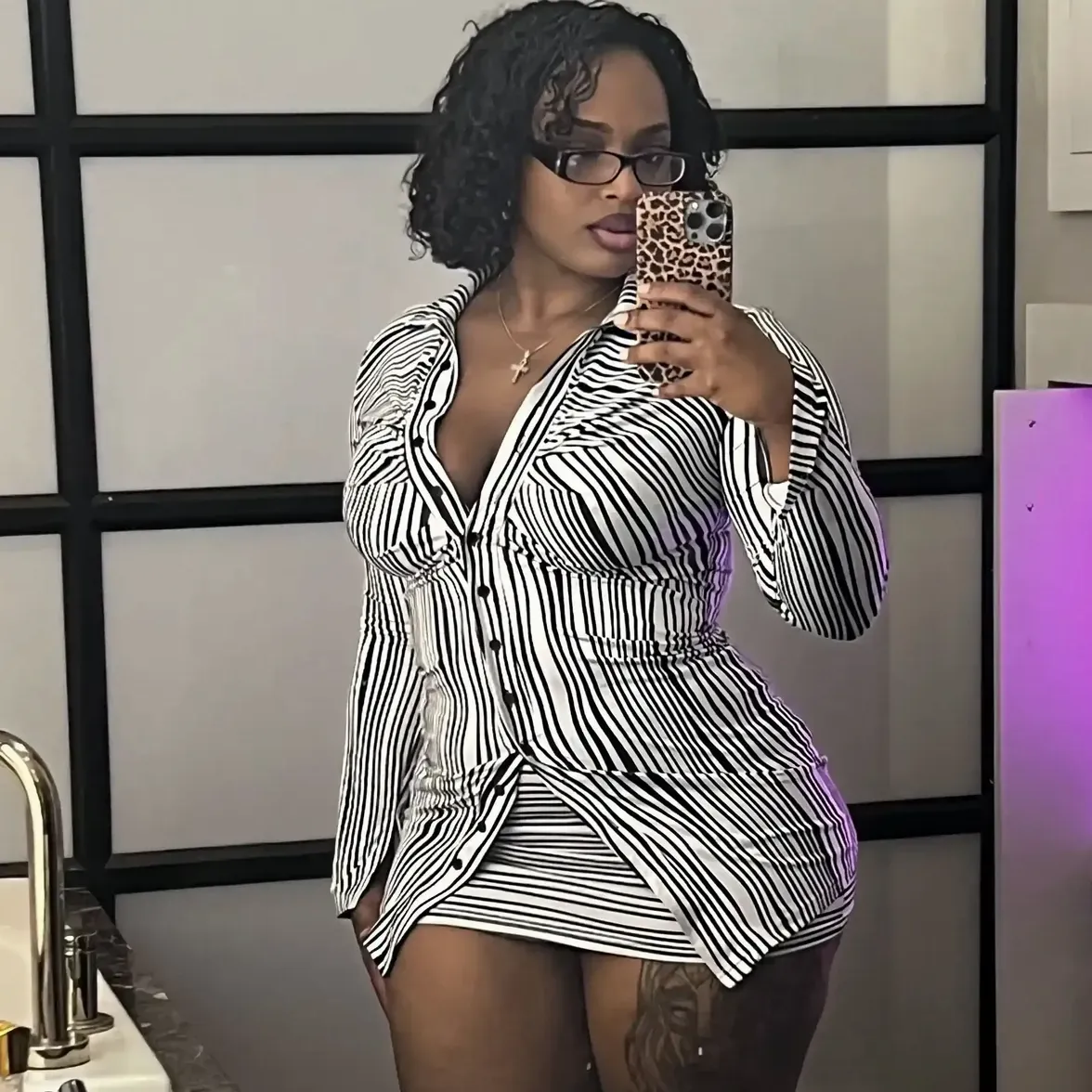 fineassbina profile queens page