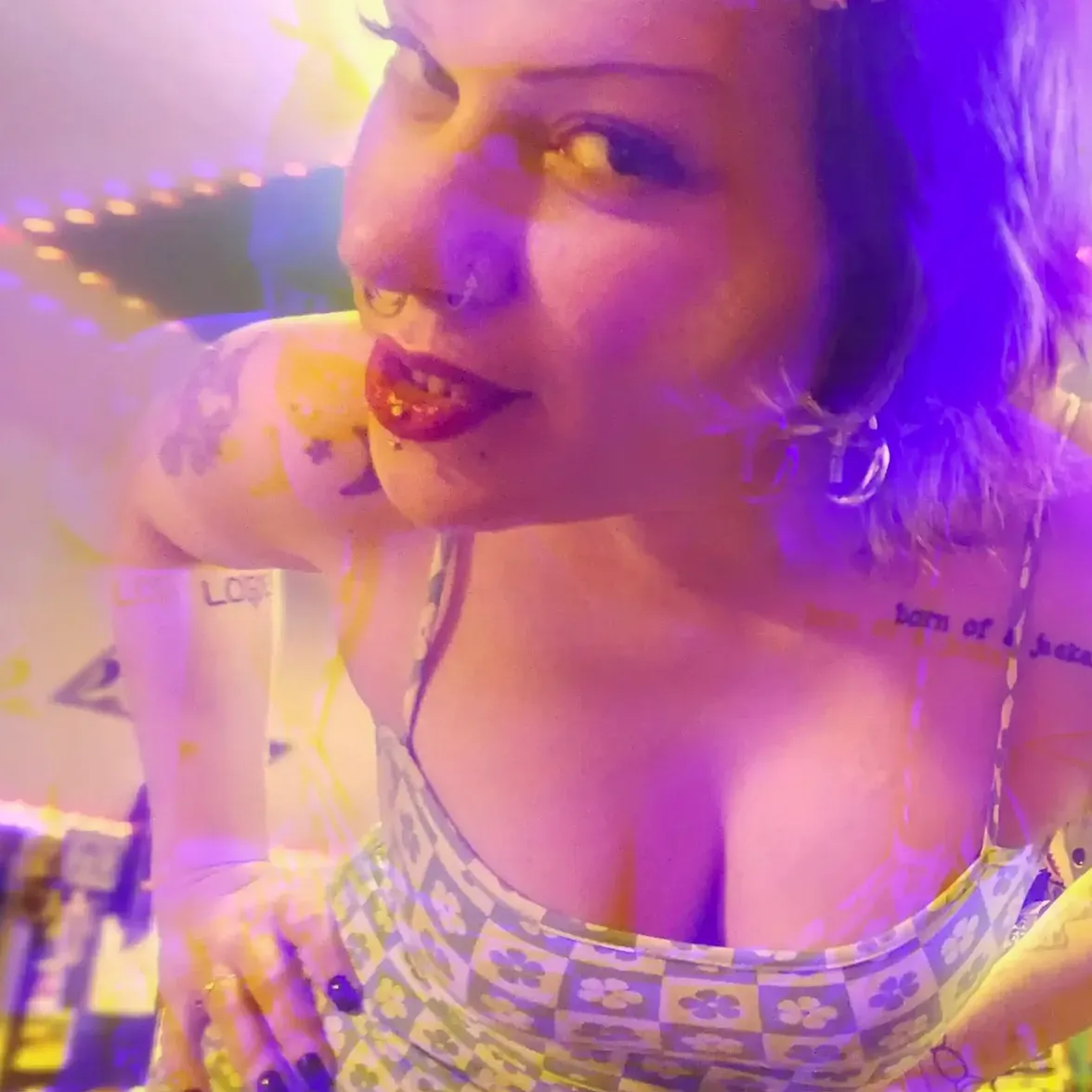 fonda dix giantess