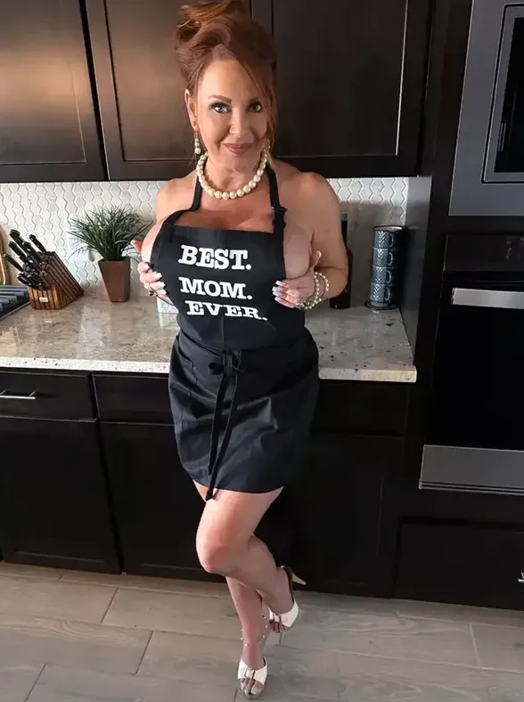 janet mason mom cougar video call