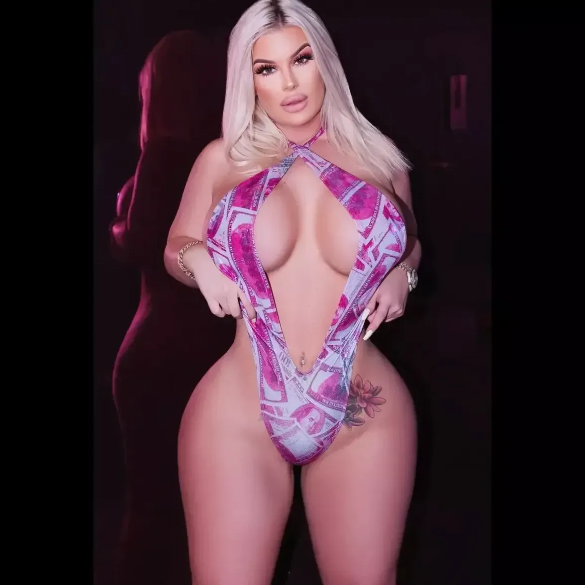 julie cash strapon 3
