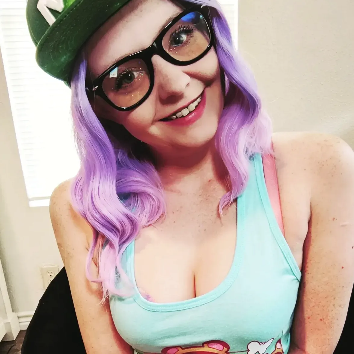 kimmie gibbler girl on girl video call