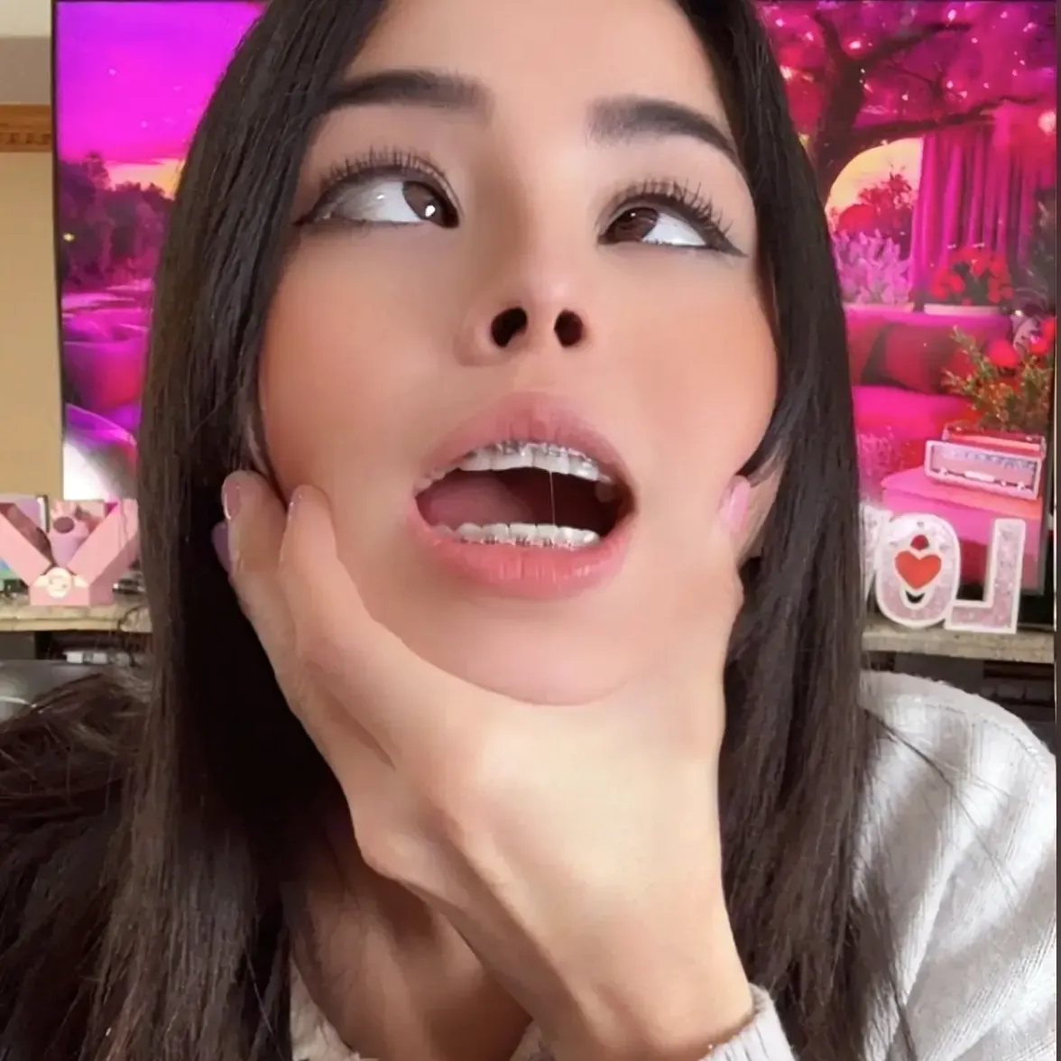latinaqueen teen video call latina