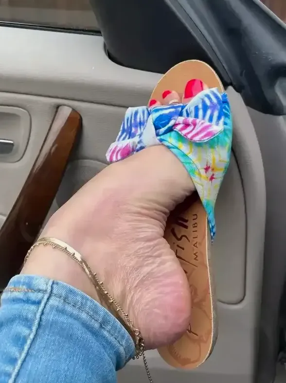 mimifootnip findom 2