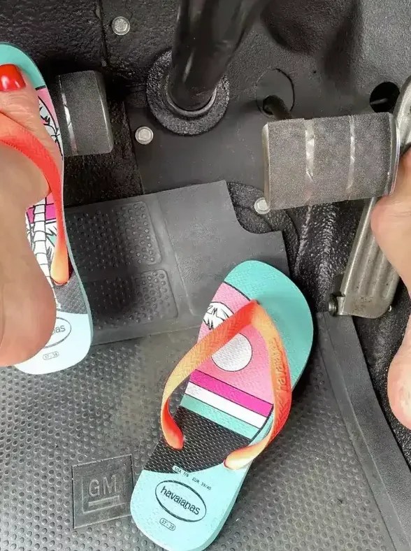 mimifootnip granny foot fetish video call