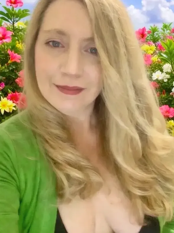 miss april blonde video call