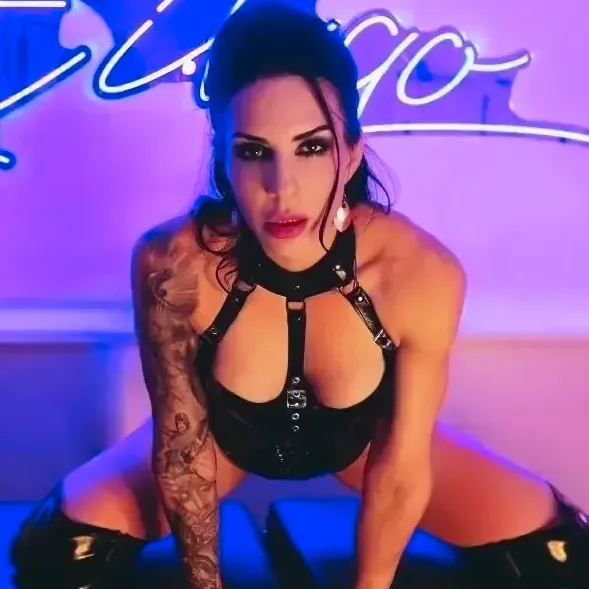 mistresseustacia strapon 2