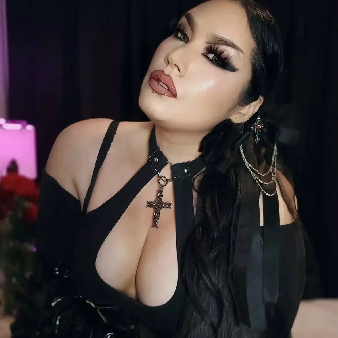 pocahotass 2