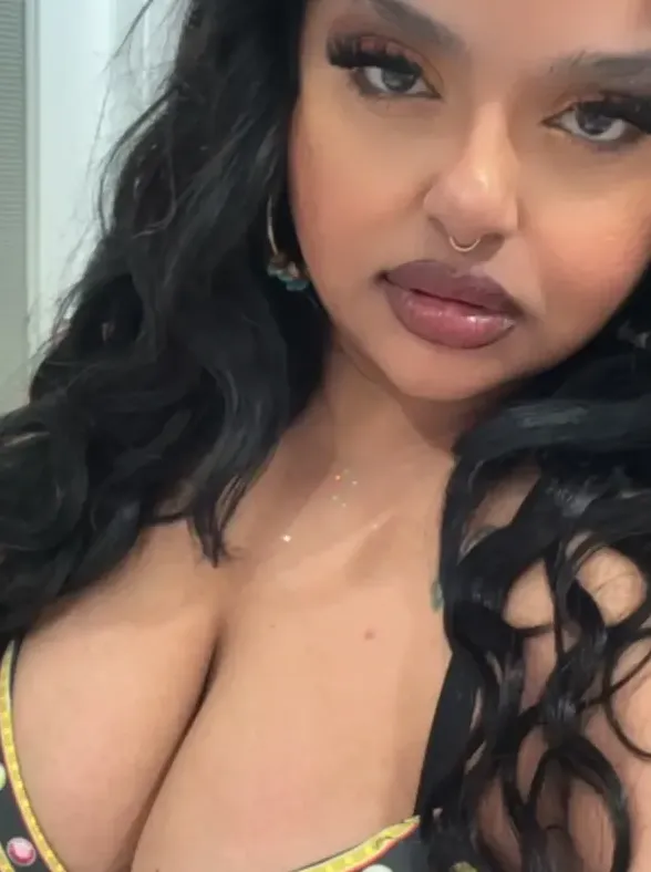 prettypriya curvy indian video call