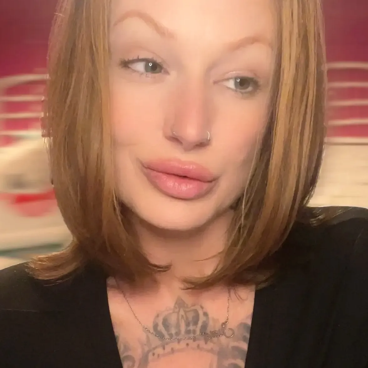 queen suzie giantess