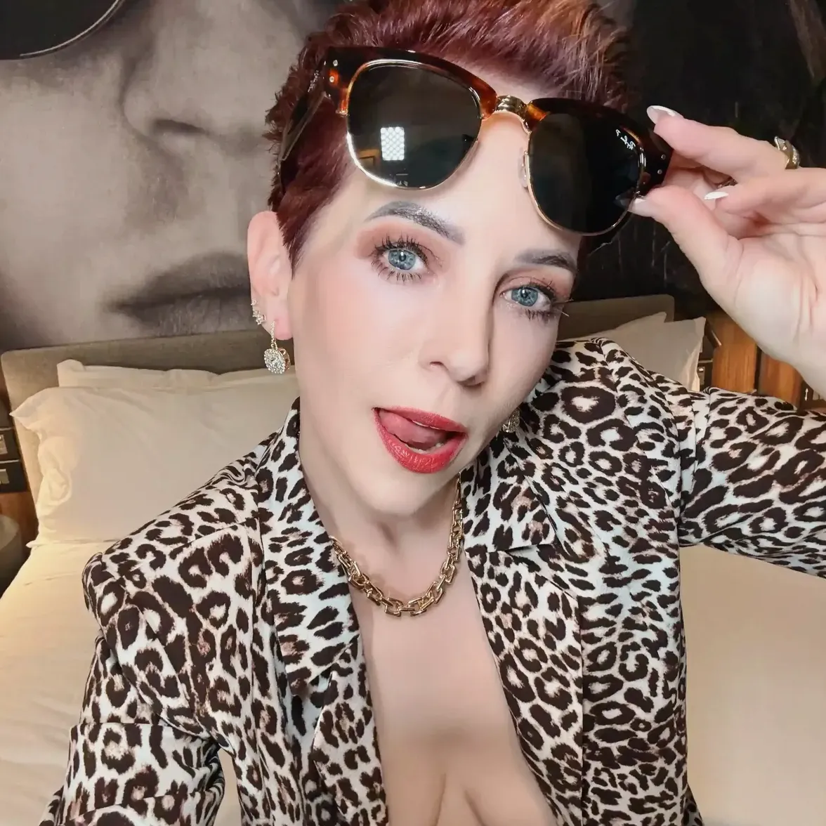 rubylynne young old lady for hot phone call