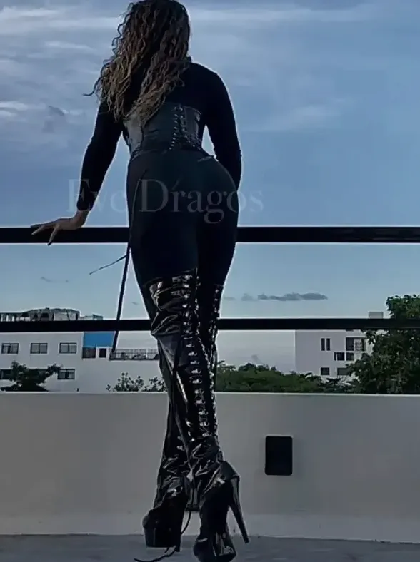 tallgoddess101 strapon 2