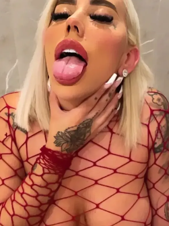 theblondedon perv 1