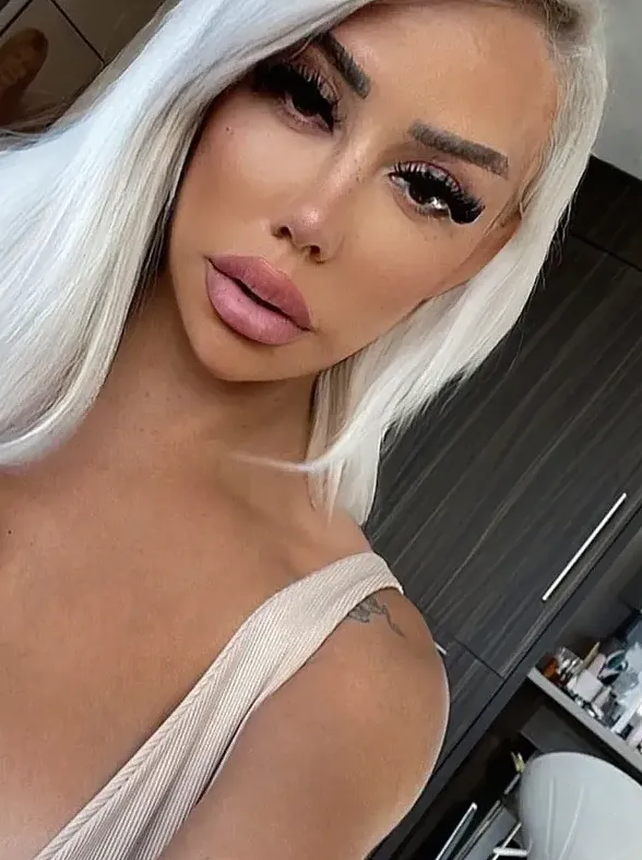 theblondedon profile facetime page