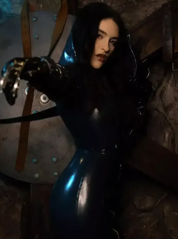vampiresslucid femdom video call