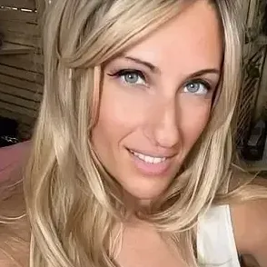 victorialotus strapon 4