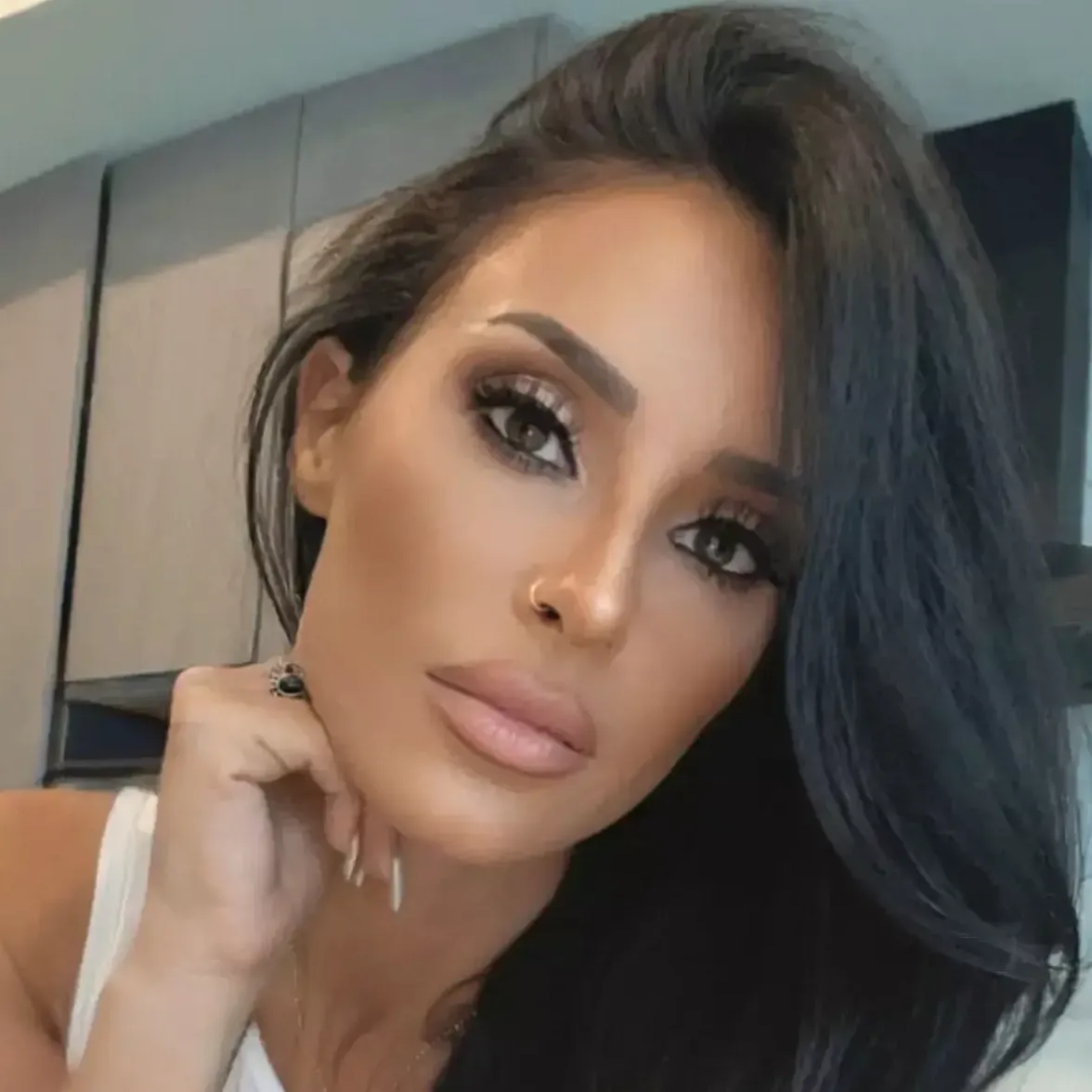 vicvixen beautiful arab girl hot phone call